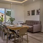 Rosvi Villa