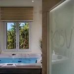 Rosvi Villa