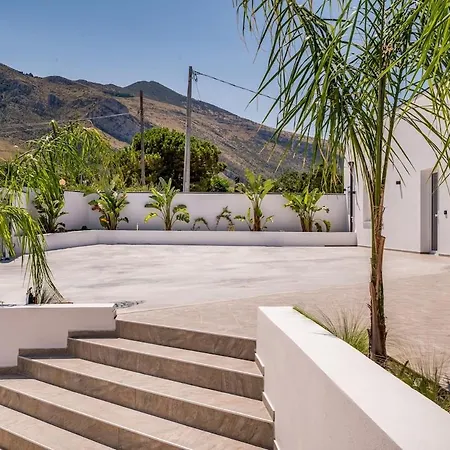 Rosvi Villa *
